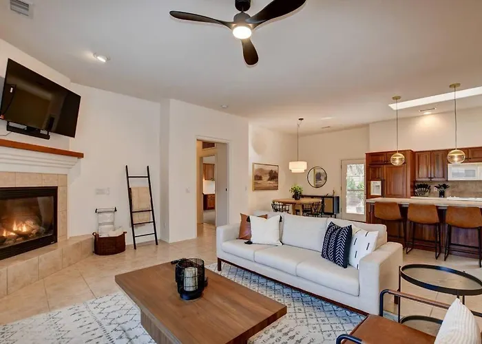 Retreat W/ Tesla Mobile Charger * Sedona